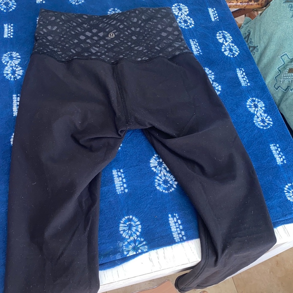 Lululemon highwaist cropped leggings used condition signs of wear